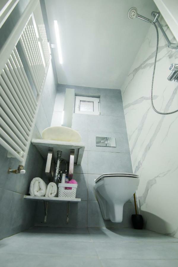 Old Town Studio Apartment Сибиу Экстерьер фото