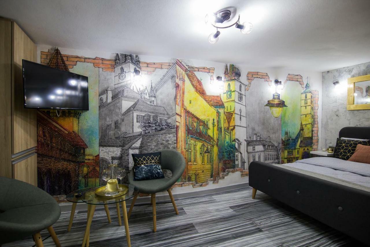 Old Town Studio Apartment Сибиу Экстерьер фото
